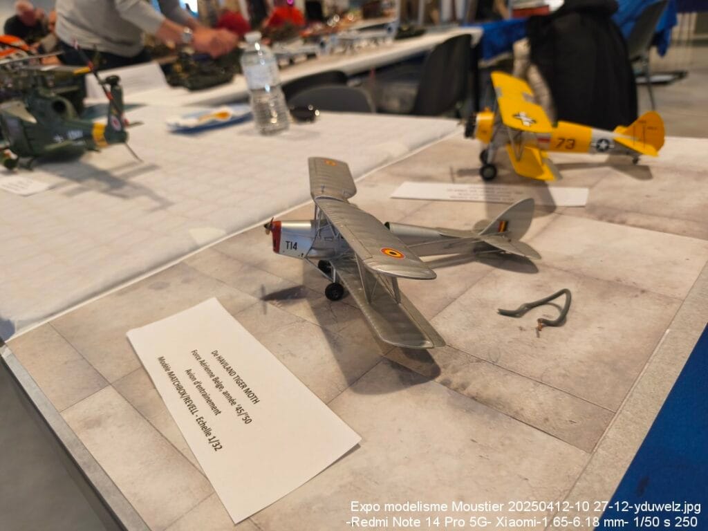 Modèle réduit 1/32e Tiger Moth de la FA Belge