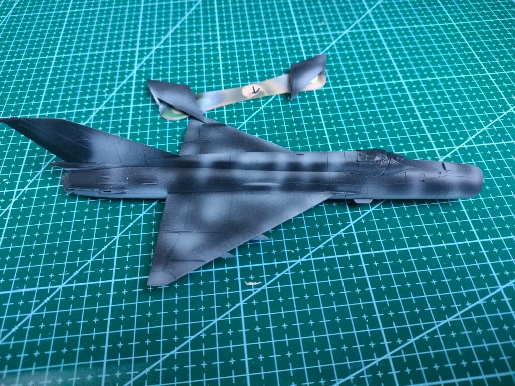 Primer noir et mottling blanc